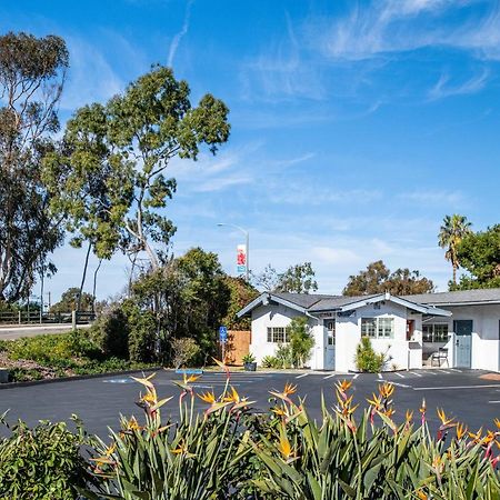 Scandia Motel Carlsbad Bagian luar foto