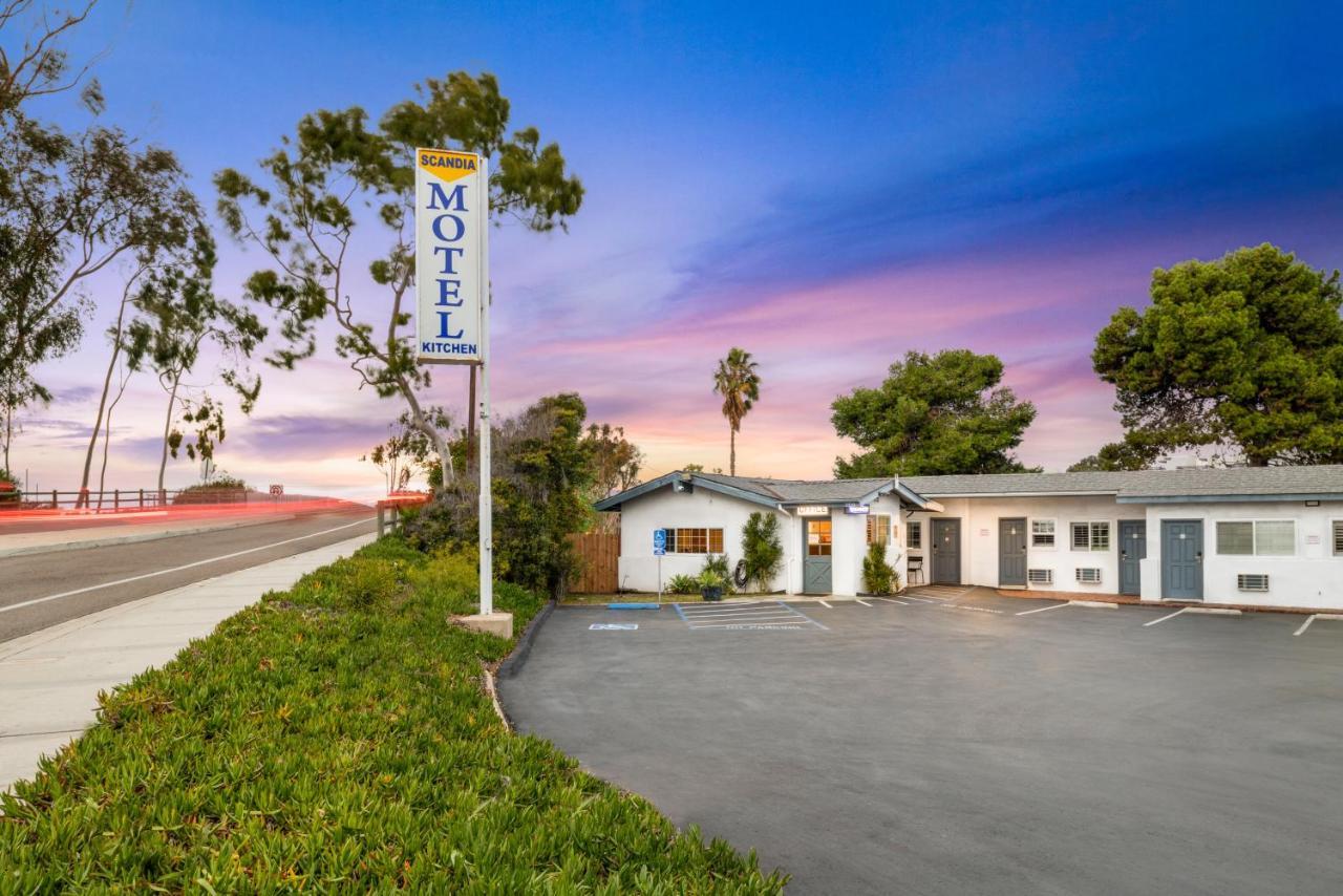 Scandia Motel Carlsbad Bagian luar foto