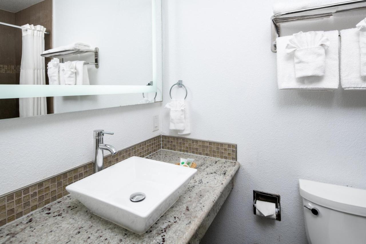 Scandia Motel Carlsbad Bagian luar foto