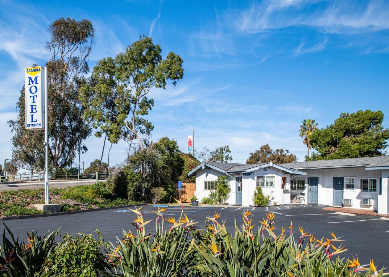 Scandia Motel Carlsbad Bagian luar foto